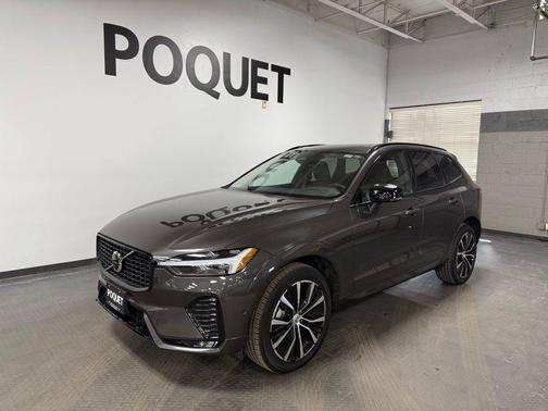 Platinum Grey Metallic 2024 Volvo XC60 B5 Plus Dark Theme