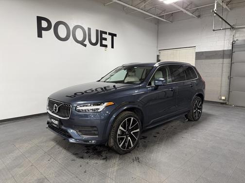 2022 Volvo XC90 T6 Momentum
