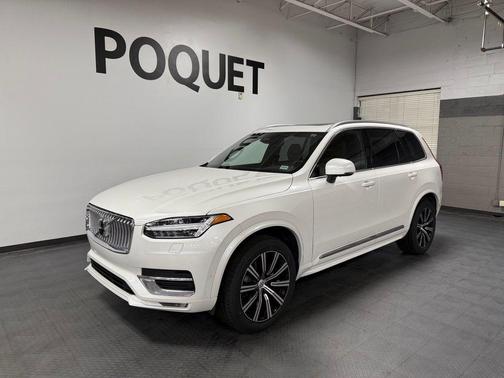 Crystal White Metallic 2023 Volvo XC90 B6 Plus 7-Seater