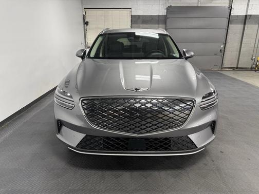 2023 Genesis Electrified GV70 Advanced