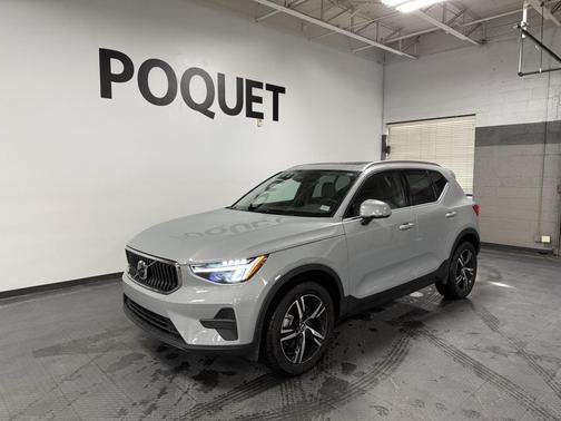 2025 Volvo XC40 B5 Core