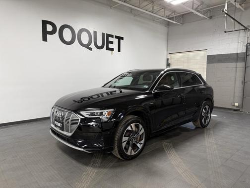 2022 Audi e-tron Premium Plus