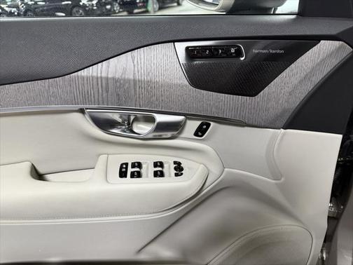 2023 Volvo XC90 B6 Plus 7-Seater