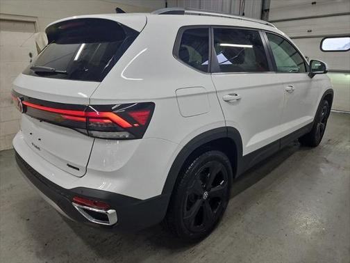 2025 Volkswagen Taos 1.5T SEL