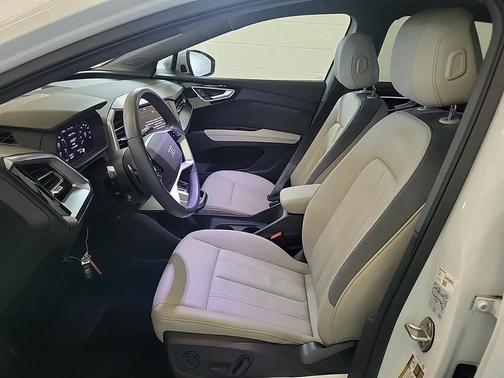 2024 Audi Q4 e-tron Prestige