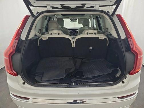 2023 Volvo XC90 Recharge Plug-In Hybrid T8 Plus 6 Passenger