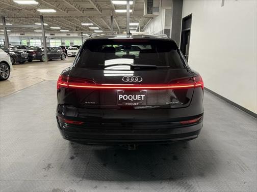 2021 Audi e-tron Premium Plus
