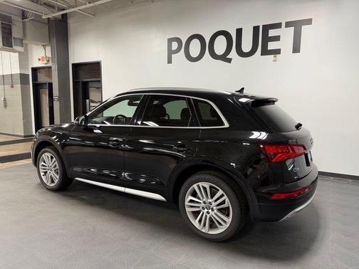 Mythos Black Metallic 2018 Audi Q5 2.0T Tech