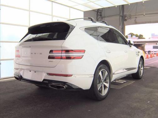 Uyuni White 2024 Genesis GV80 2.5T
