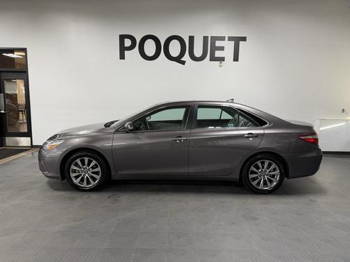 2017 Toyota Camry Hybrid XLE