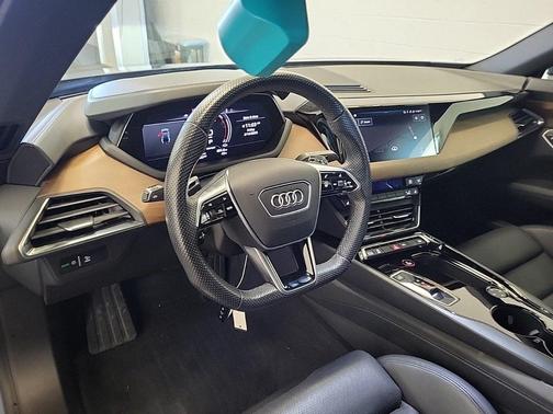 2022 Audi e-tron GT Premium Plus