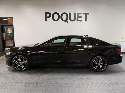 Onyx Black Metallic 2020 Volvo S90 T6 R-Design