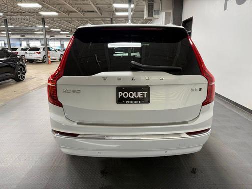 2024 Volvo XC90 B5 Plus