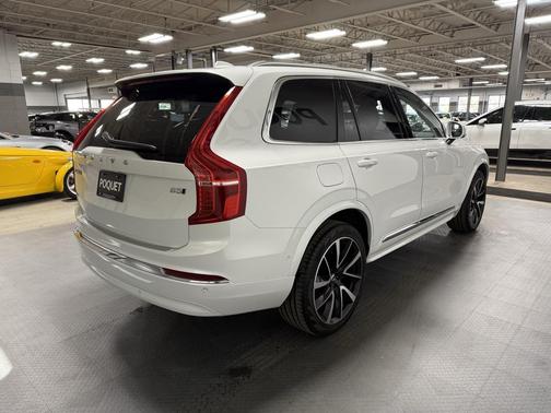 2024 Volvo XC90 B5 Plus