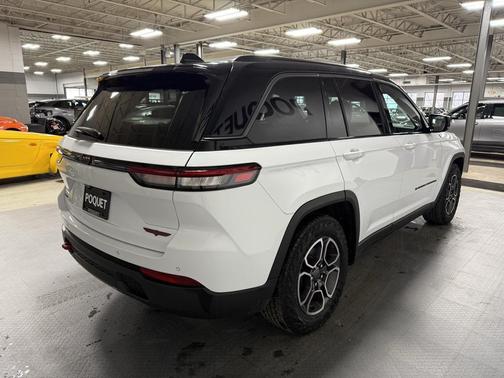 2022 Jeep Grand Cherokee Trailhawk