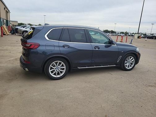 2022 BMW X5 xDrive45e