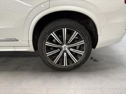 2023 Volvo XC90 B5 Plus