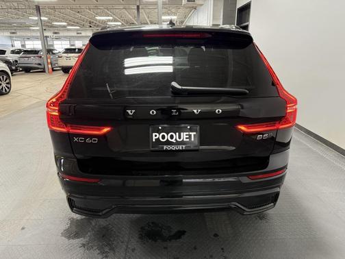 2023 Volvo XC60 B5 Plus Dark Theme