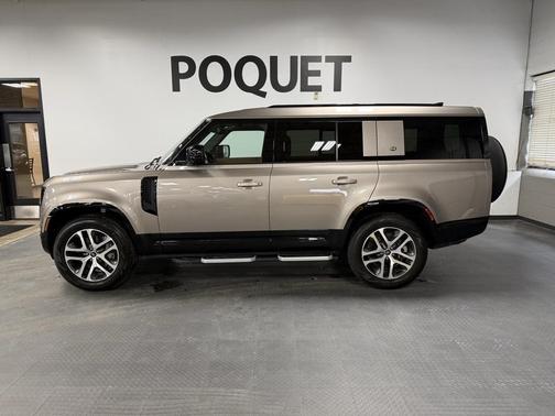 2023 Land Rover Defender SE