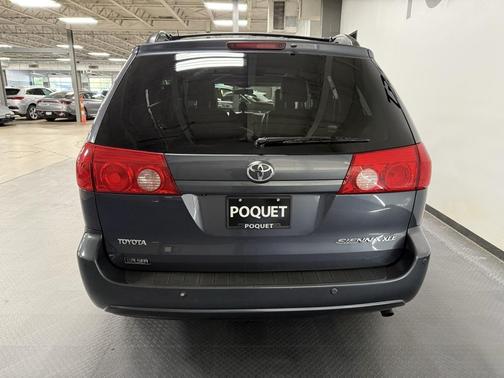 2010 Toyota Sienna XLE