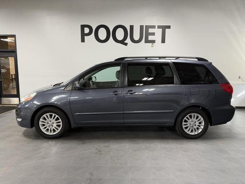 2010 Toyota Sienna XLE