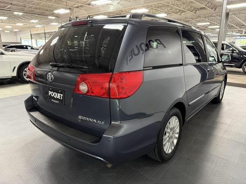 2010 Toyota Sienna XLE