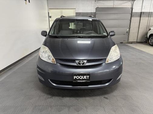 2010 Toyota Sienna XLE
