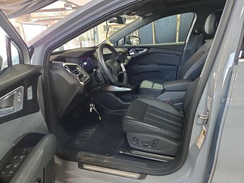 Pebble Gray 2022 Audi e-tron Premium Plus