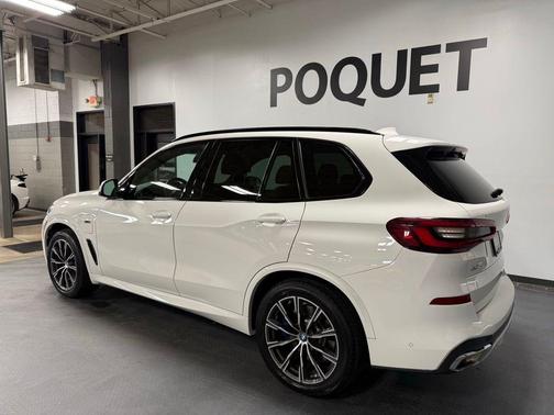 Alpine White 2023 BMW X5 xDrive45e