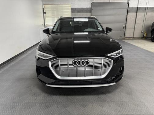 2021 Audi e-tron Premium