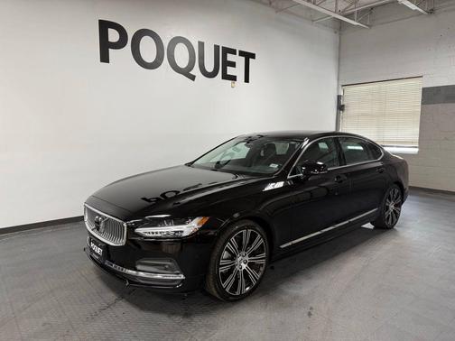 Onyx Black Metallic 2023 Volvo S90 B6 Plus