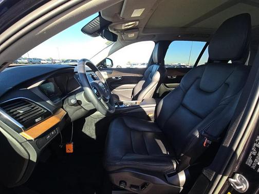 Onyx Black Metallic 2023 Volvo XC90 Recharge Plug-In Hybrid T8 Plus 6 Passenger