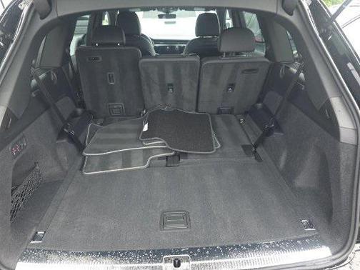 2022 Audi Q7 45 Premium Plus