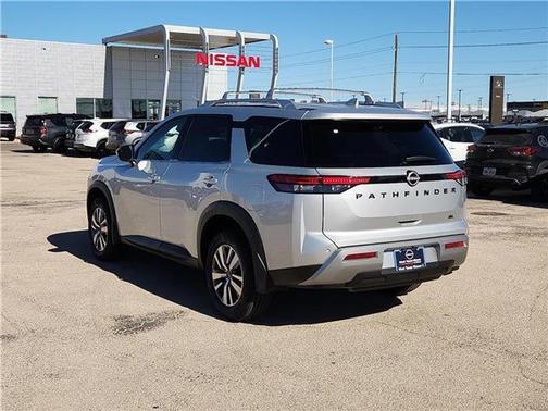 2025 Nissan Pathfinder SL FWD