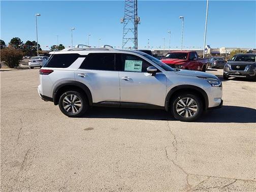 2025 Nissan Pathfinder SL FWD