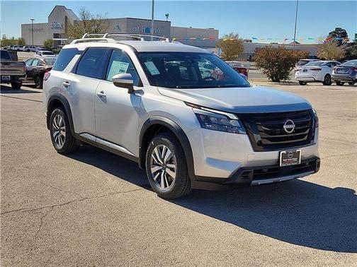 2025 Nissan Pathfinder SL FWD