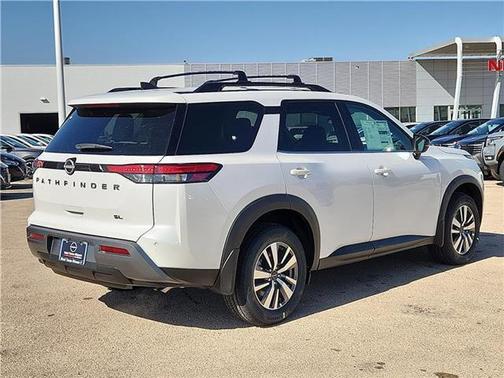 Everest White Pearl Tricoat 2026 Nissan Pathfinder SL