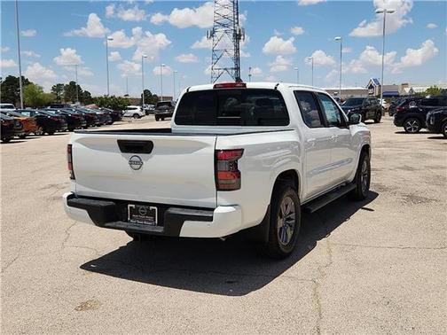 2025 Nissan Frontier SV