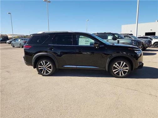 2025 Nissan Pathfinder Platinum FWD