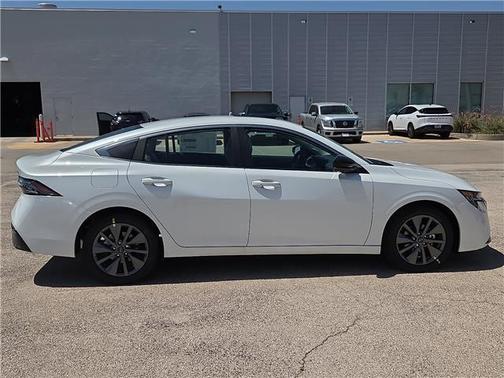 Aspen White Tricoat 2026 Nissan Sentra SL