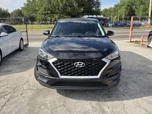 Black 2021 Hyundai TUCSON SE