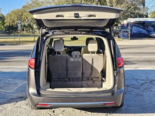 2019 Chrysler Pacifica Touring-L