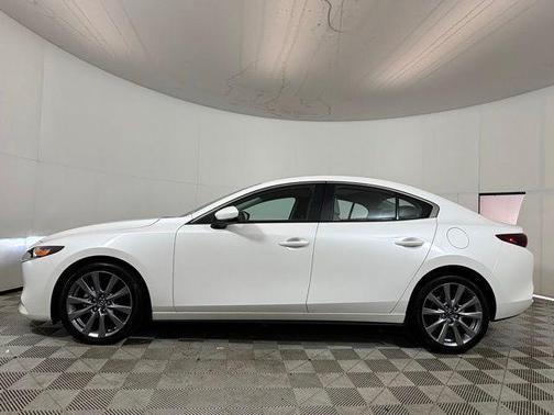 Snowflake White Pearl 2025 Mazda Mazda3 FWD w/Preferred Package