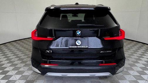 Black Sapphire Metallic 2026 BMW X1 xDrive28i