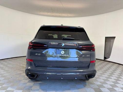 Gray Metallic 2026 BMW X5 xDrive40i
