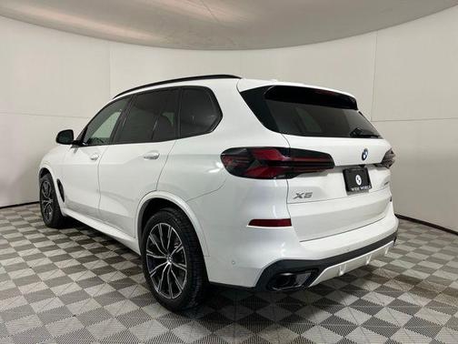 Alpine White 2026 BMW X5 xDrive40i