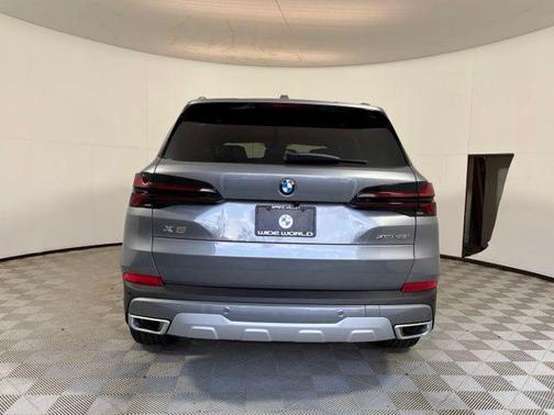 Gray Metallic 2026 BMW X5 xDrive40i