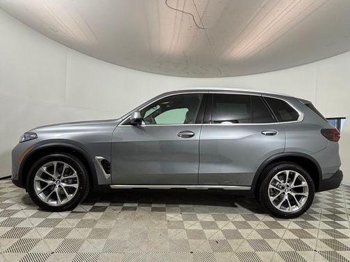 Gray Metallic 2026 BMW X5 xDrive40i