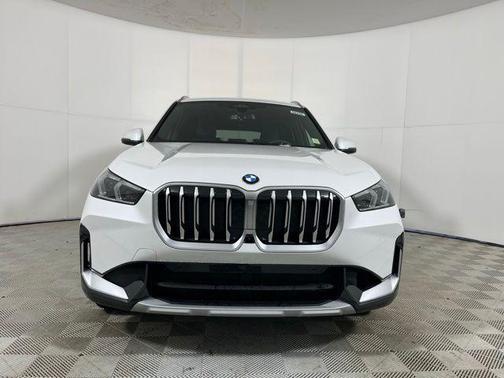 Mineral White Metallic 2026 BMW X1 xDrive28i