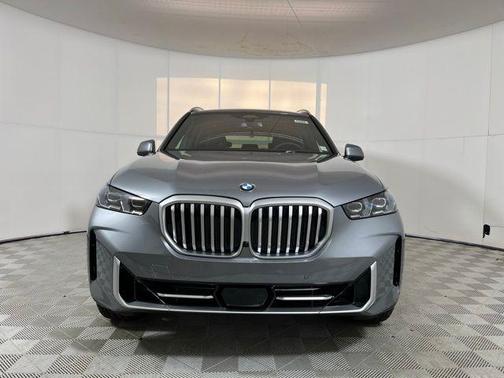 Gray Metallic 2026 BMW X5 xDrive40i
